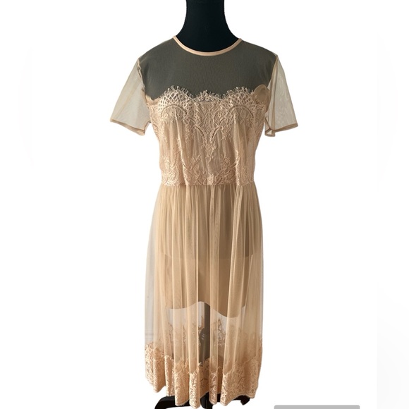 FOREVER21 Nude Lace Dress - Picture 1 of 5